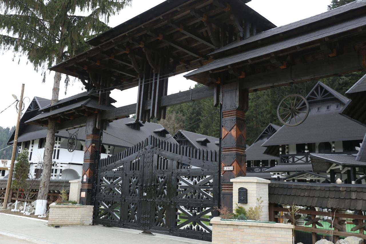 Hotel Complex Lions Bucovina Woronetz Exterior foto