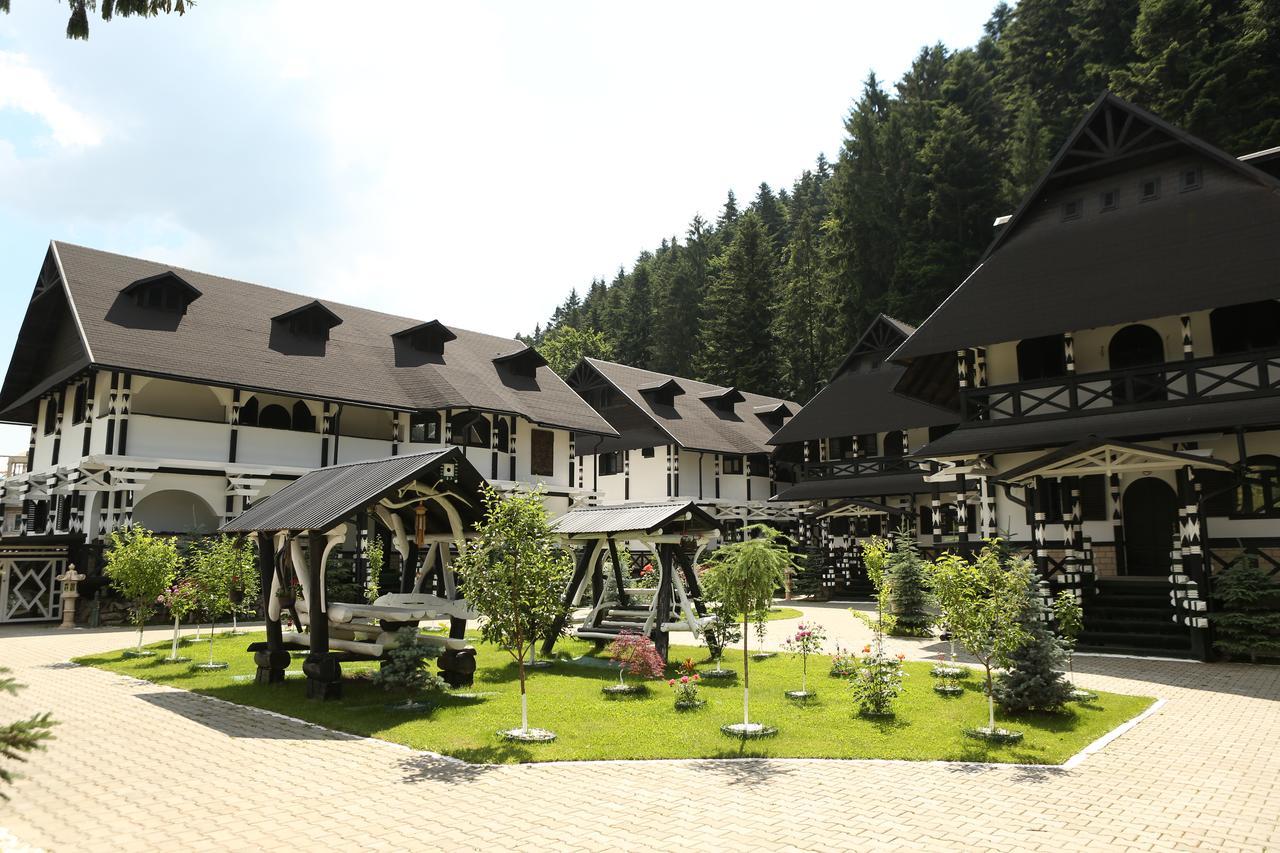 Hotel Complex Lions Bucovina Woronetz Exterior foto