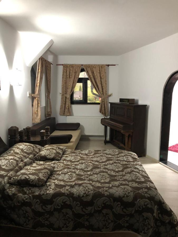 Hotel Complex Lions Bucovina Woronetz Exterior foto